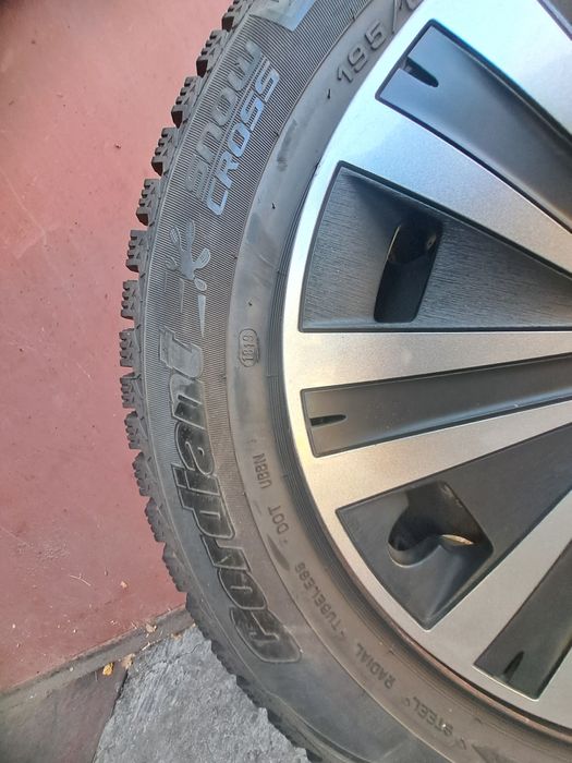 Продам зимнюю резину R15 195/65  комплект