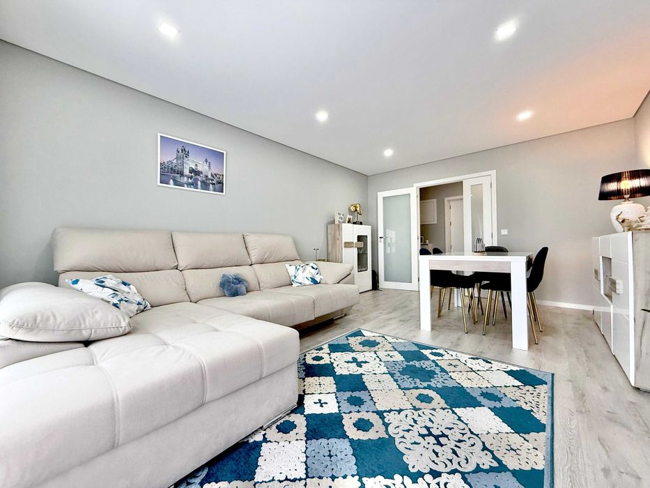 Apartamento T3 Remodelado em Ferreiros