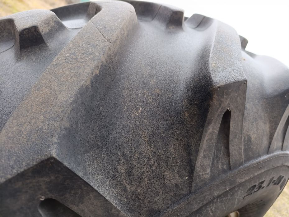 Продам шини 23.1 R26 .Та Тракторів МТЗ,ЮМЗ.