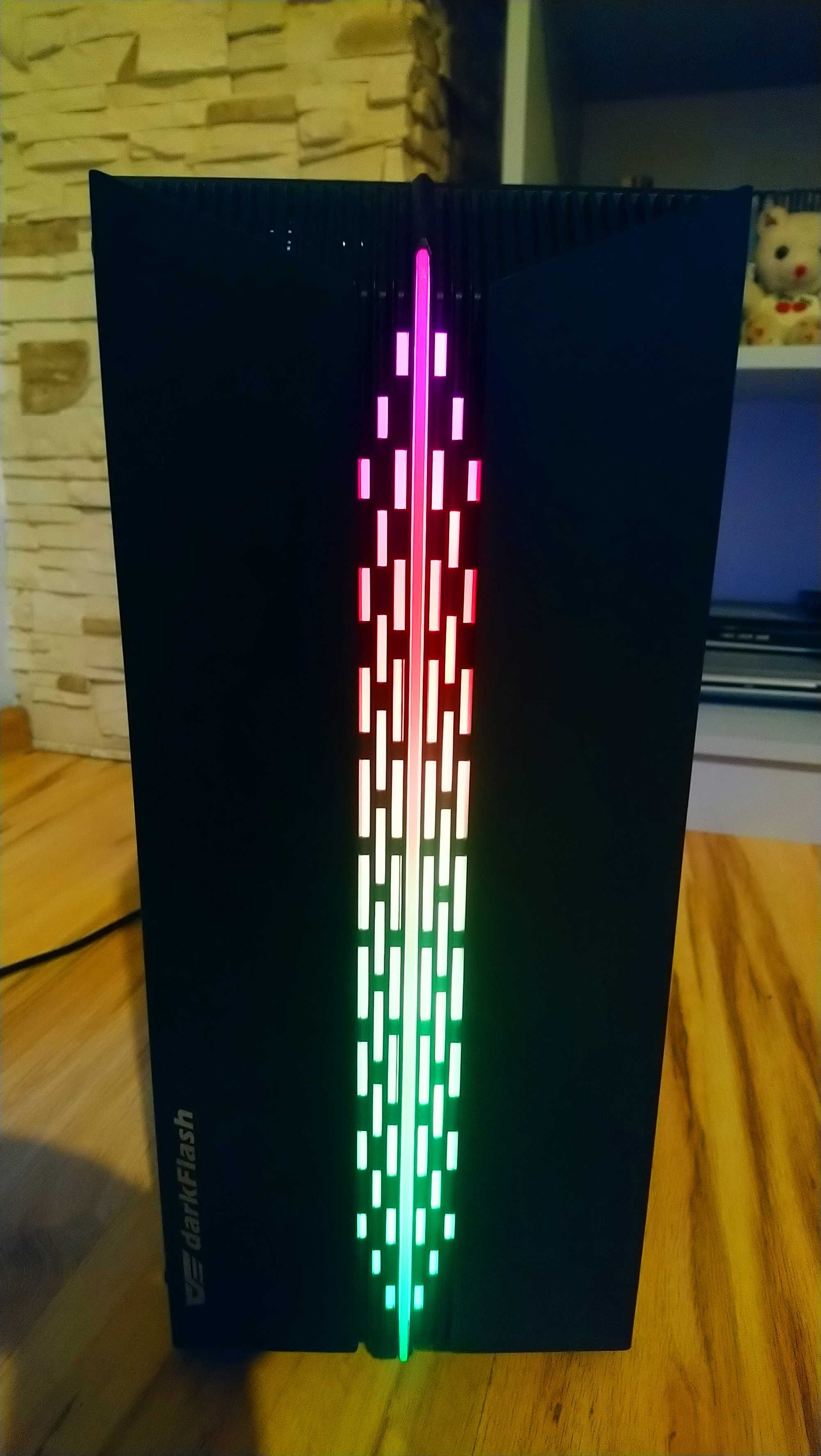 Komputer Stacjonarny Do Gier z RGB i7 7700 | 16GB RAM | RTX 2060