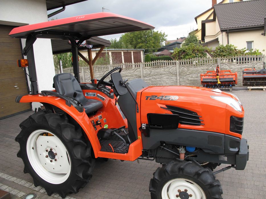 Mini Traktorek Kubota T245 4X4 25KM Wspomaganie Rewers Mały Ogrodniczy