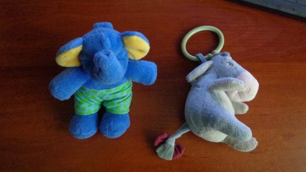 игрушка на коляску-кроватку