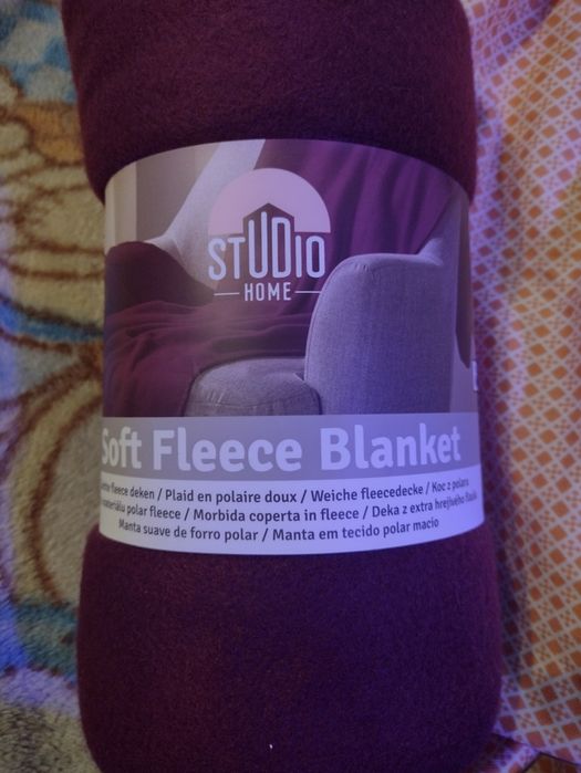 Koc polarowy ciemno bordowy 130\160