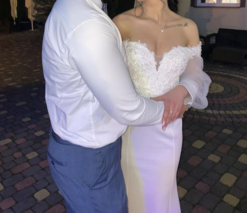 Продам  сукню білу