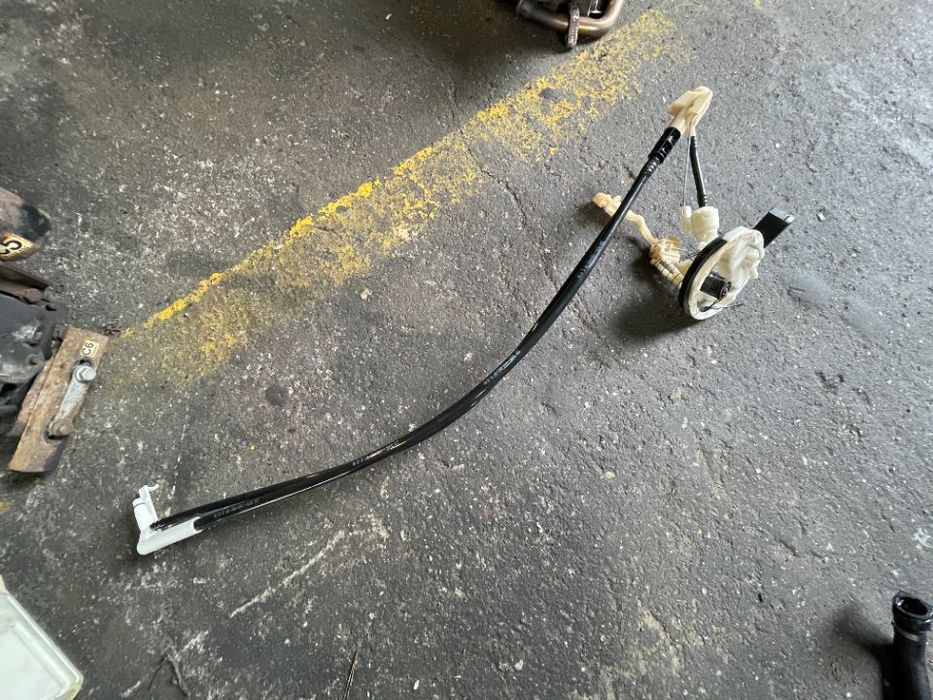 Pływak pompy paliwa lewy Bmw e39 benzyna