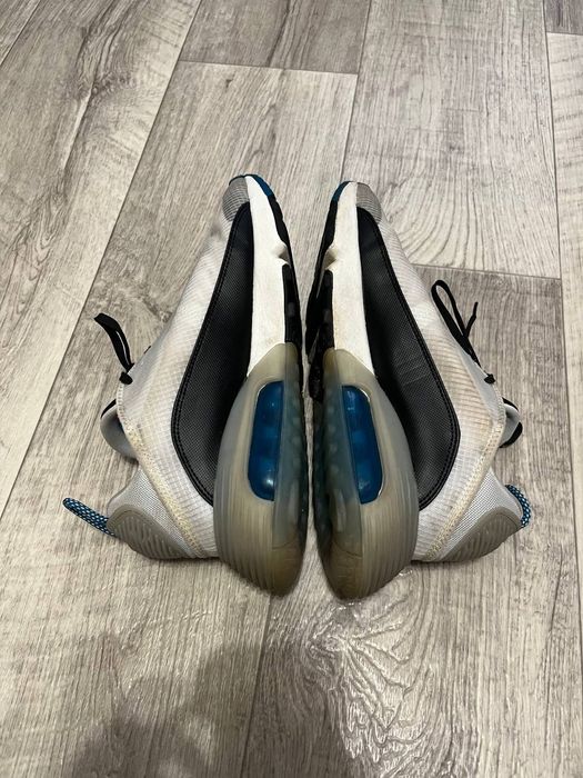 Кросівки унісекс Nike розмір  42.5 устілка 27см в гарному стані