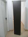 Móvel Alto Ikea com Prateleiras de Vidro