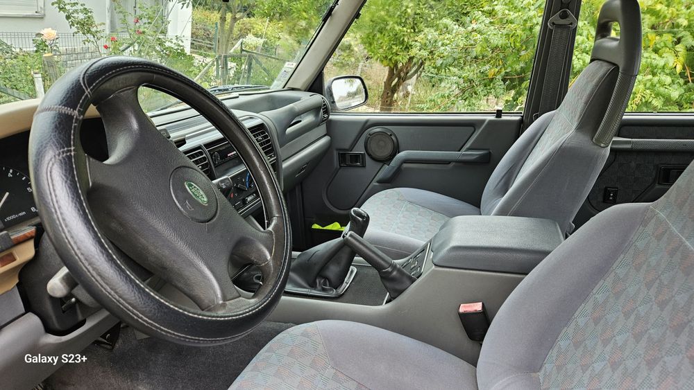 Land rover discovery 300