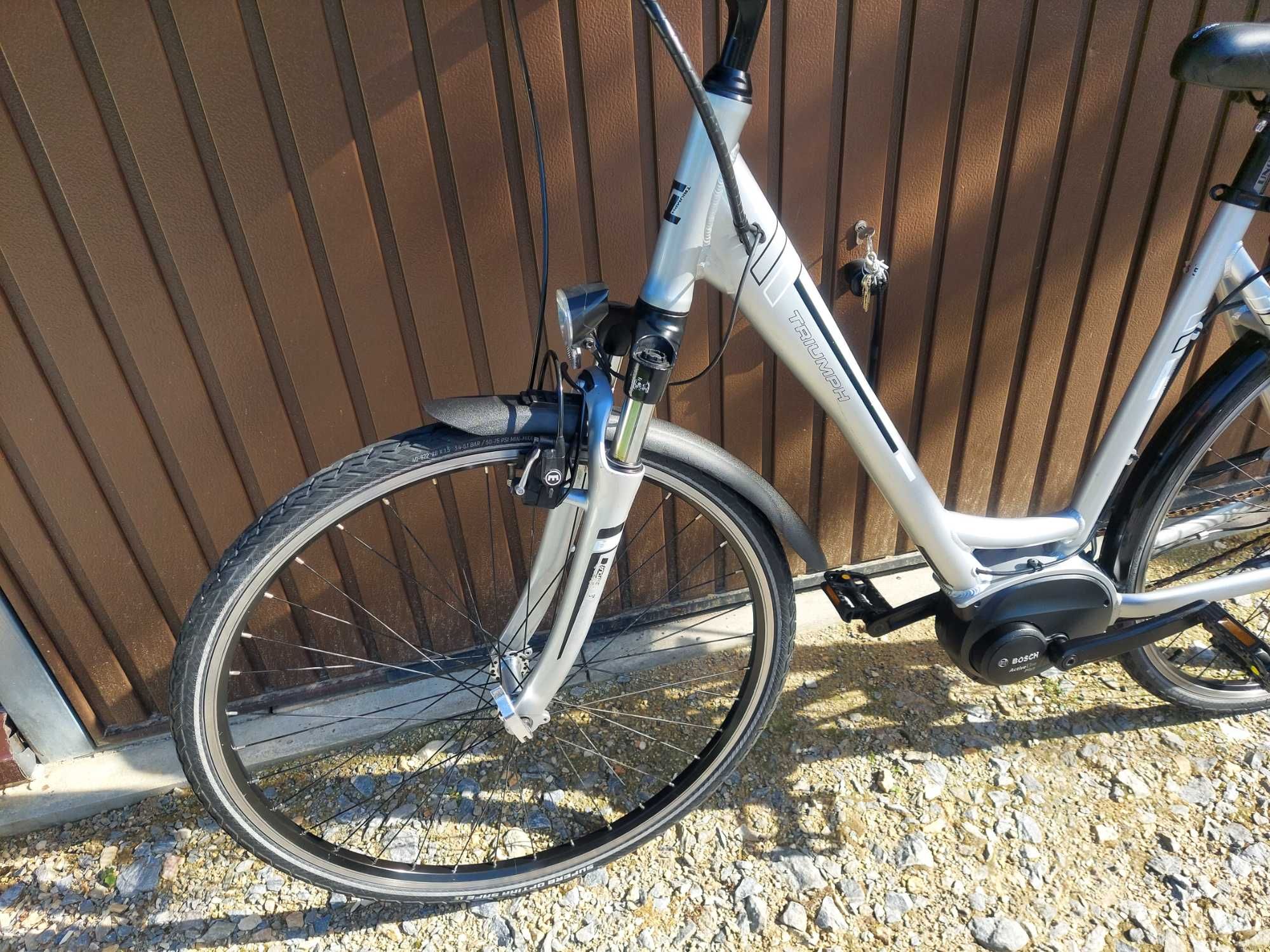 TRIUMPH SKY-PLUS L 55 cm damka rower elektryczny BOSCH miejska plus +
