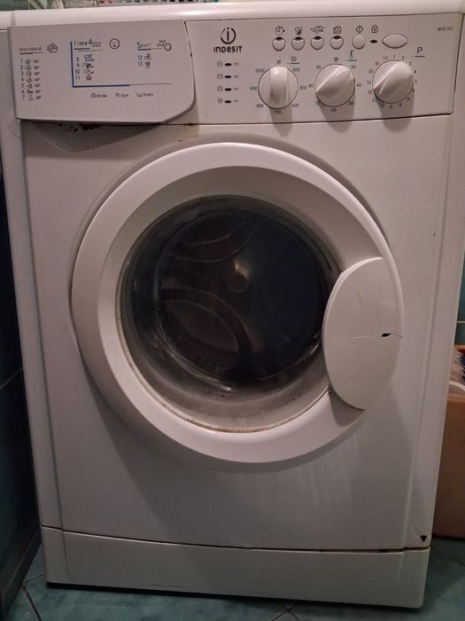 Пральна машина indesit
