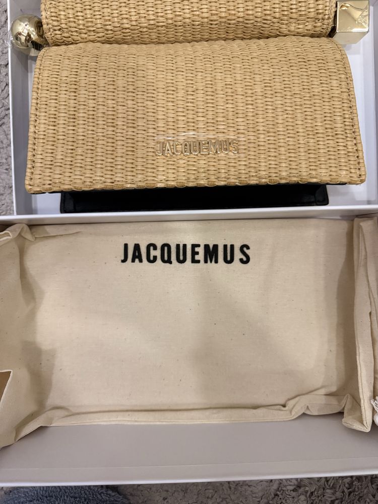 Клатч jacquemus, в наявності
