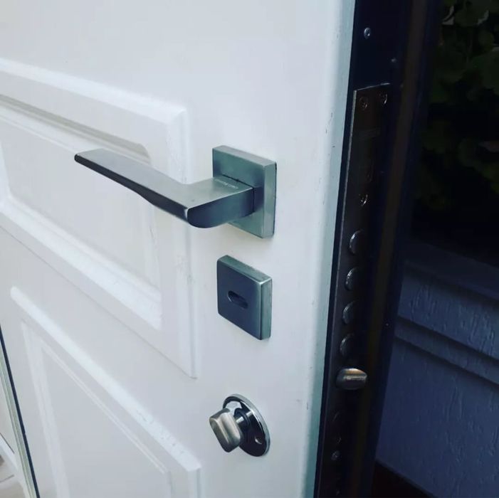 Ремонт замків, дверних ручок , вхідних та міжк. дверей, регулюв. вікон