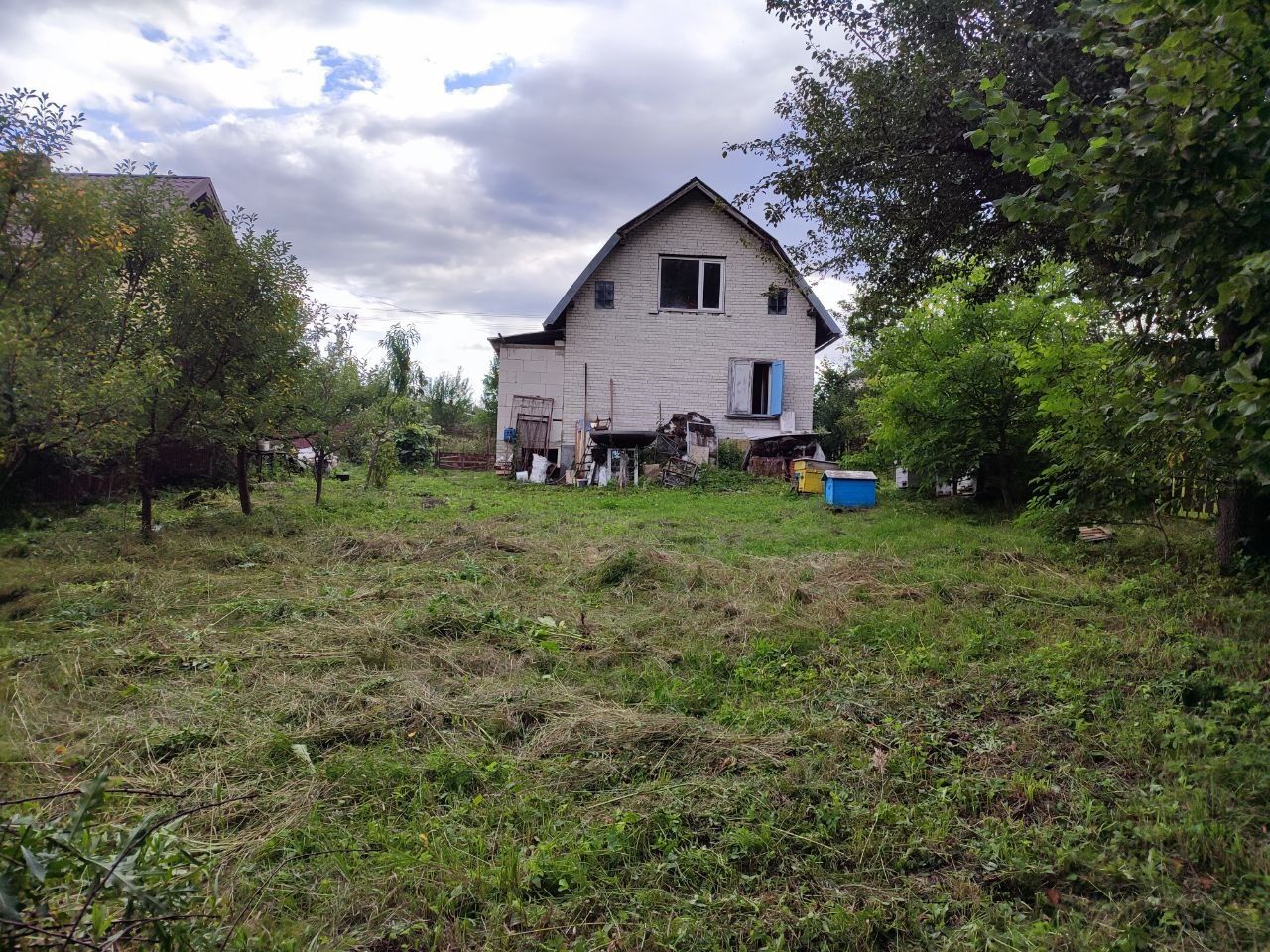 Продається земельна ділянка з дачею