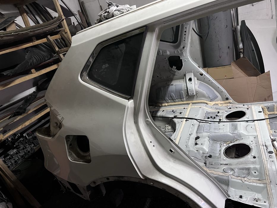Чверть крило заднє праве Нісан рог т-32 Nissan Rogue Т32 2014-