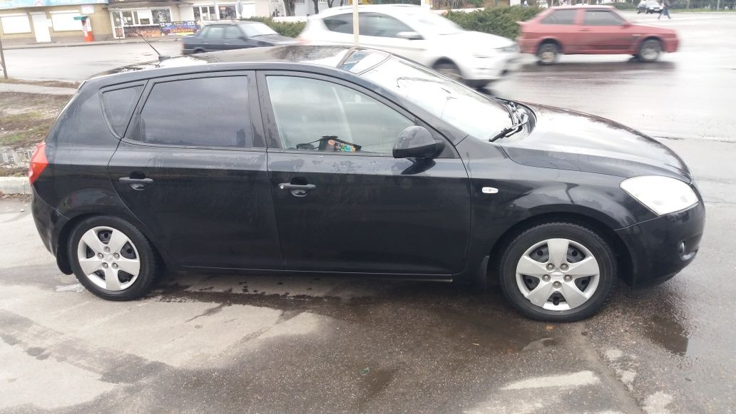 Продам авто кіа сід 2007р в гарному стані.