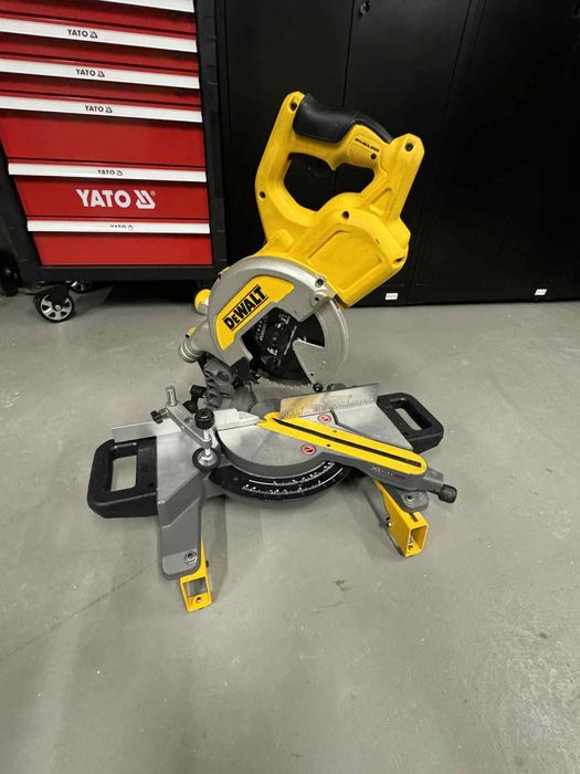 Ukośnica DeWalt na baterie DCS777+Bateria 6.0ah 54v Piękna