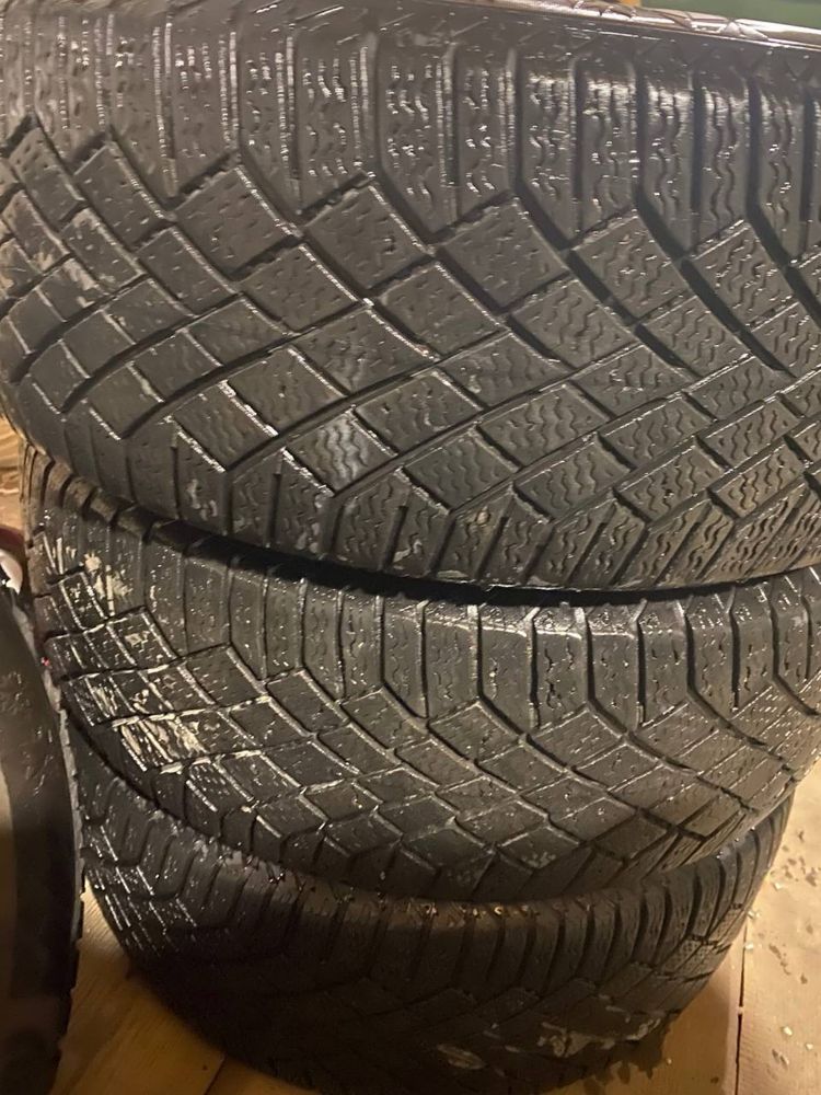 Гума зимова Continental 205/55/R16