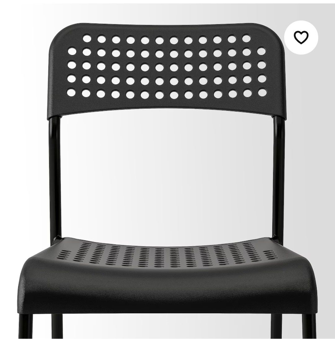 Mesa e cadeiras semi novos valor agora 60 euros