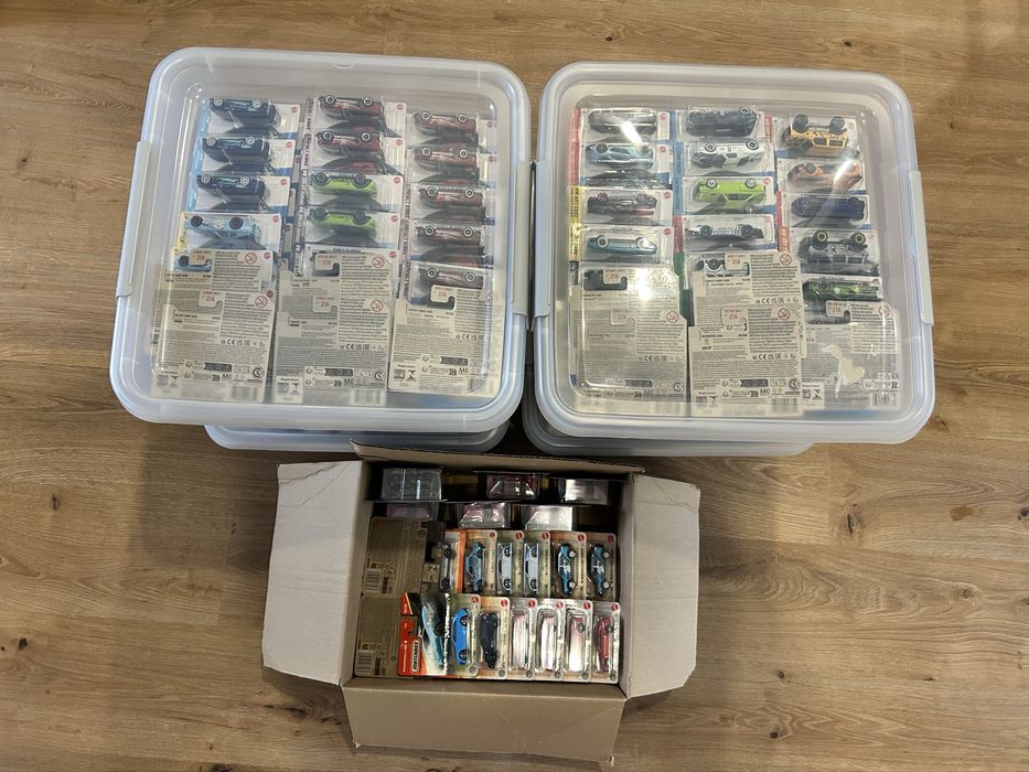 565 sztuk main Hot Wheels kolekcja