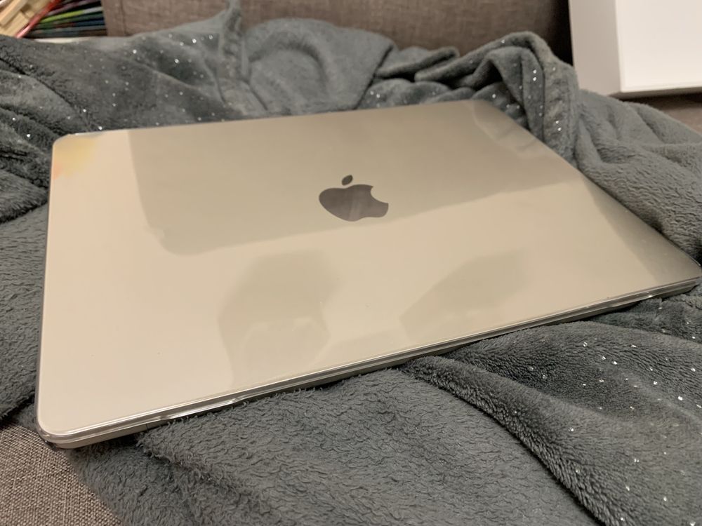 MacBook Air M2 2022 8gb/256 ssd Starlight