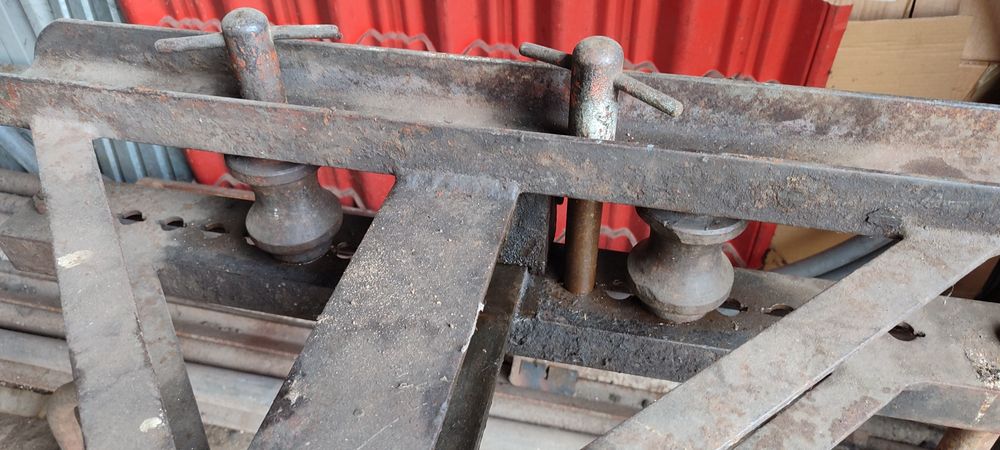 Máquina de dobrar tubos manual