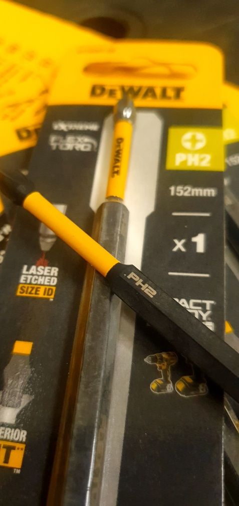 Біта 152 мм  Ph2/Pz2 EXTREME DeWALT 2шт