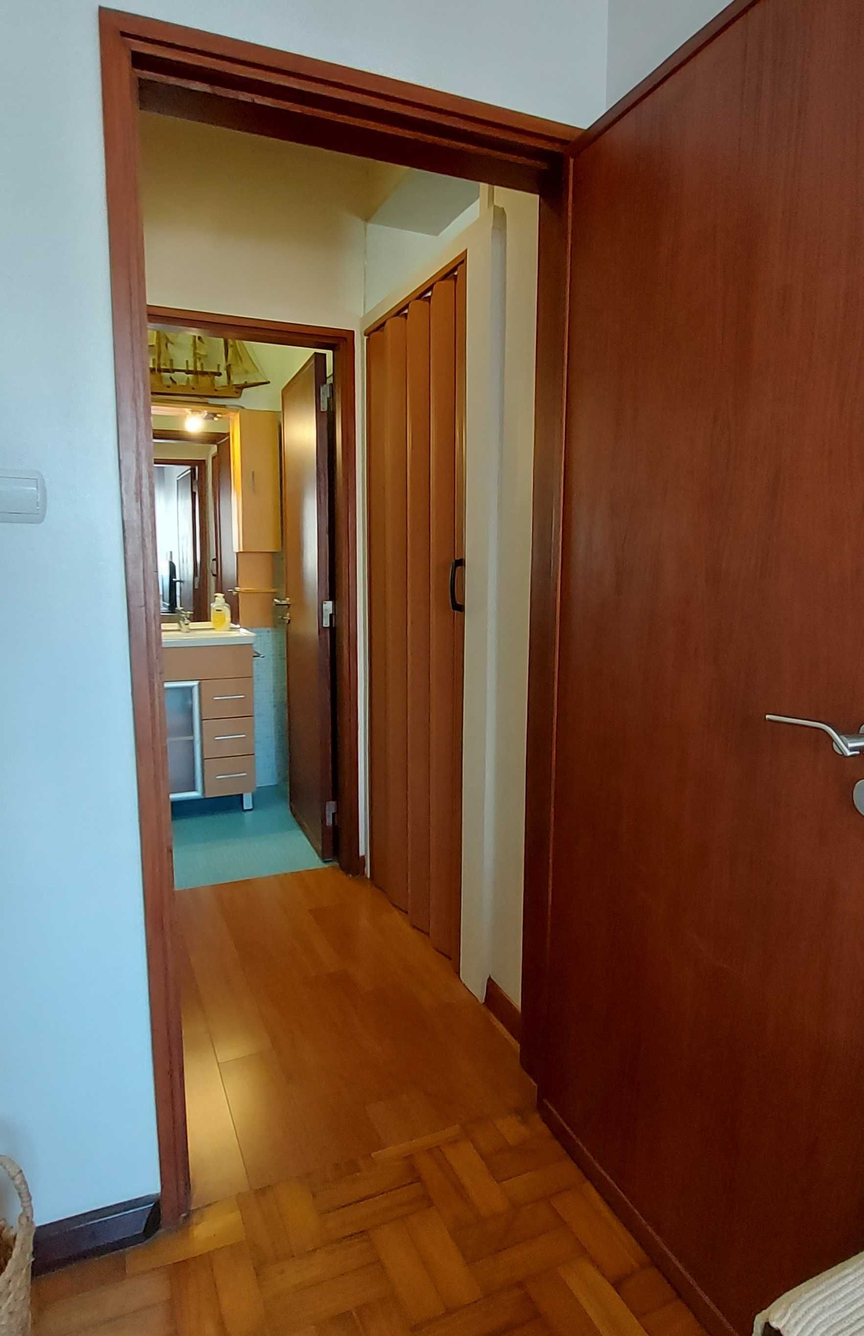 Quarto com casa de banho privativa