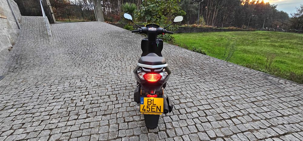 Mota Peugeot Kisbee 4T 50CC Novo 221km Preta