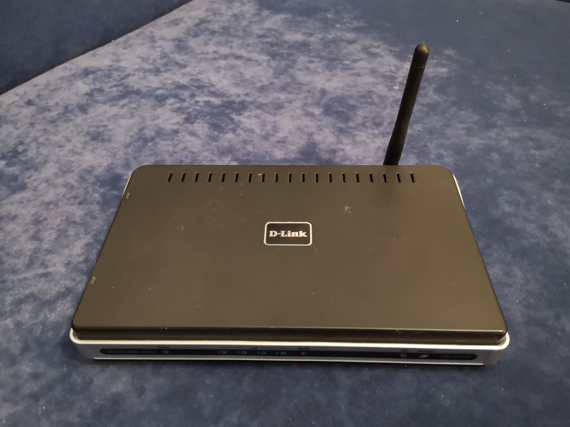 D-link DSL-2640B modem router