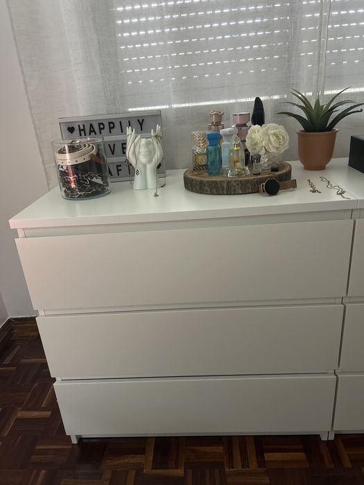 2 Comodas ikea uma de 4 e 3 gavetas