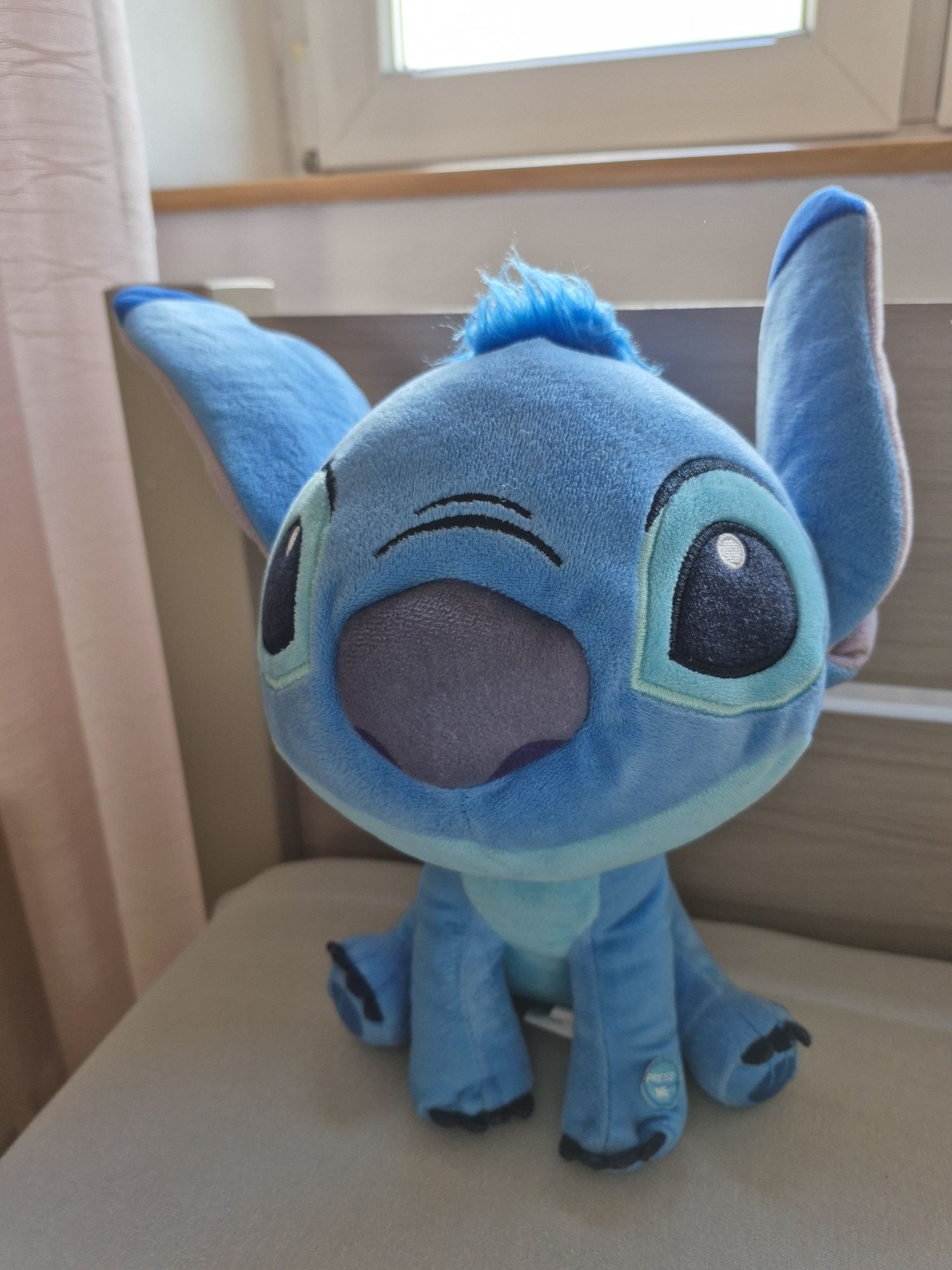 Stich maskotka muzyczna  z bajki Lilo i Stich 32 cm.