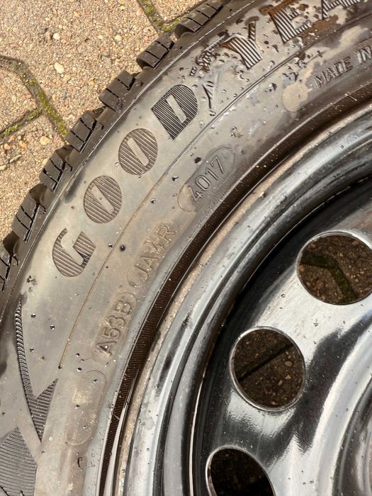 Koła zimowe 15 cali Renault Clio Dacia Doker Sandero + Goodyear + TPMS