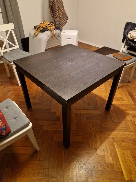 Stół rozkładany, nie pamiętam wymiarów