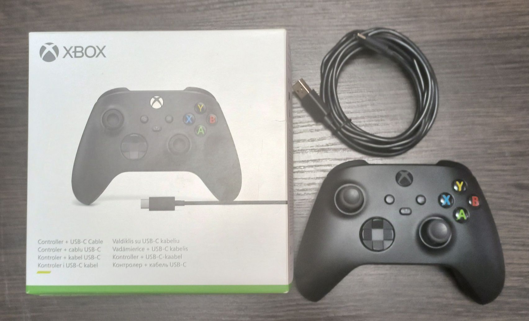 Xbox Wireless Controller Carbon Black + USB-C Cable