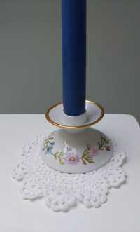 Botanica elegancki świecznik na jedną świeczkę. Biała porcelana zdobio