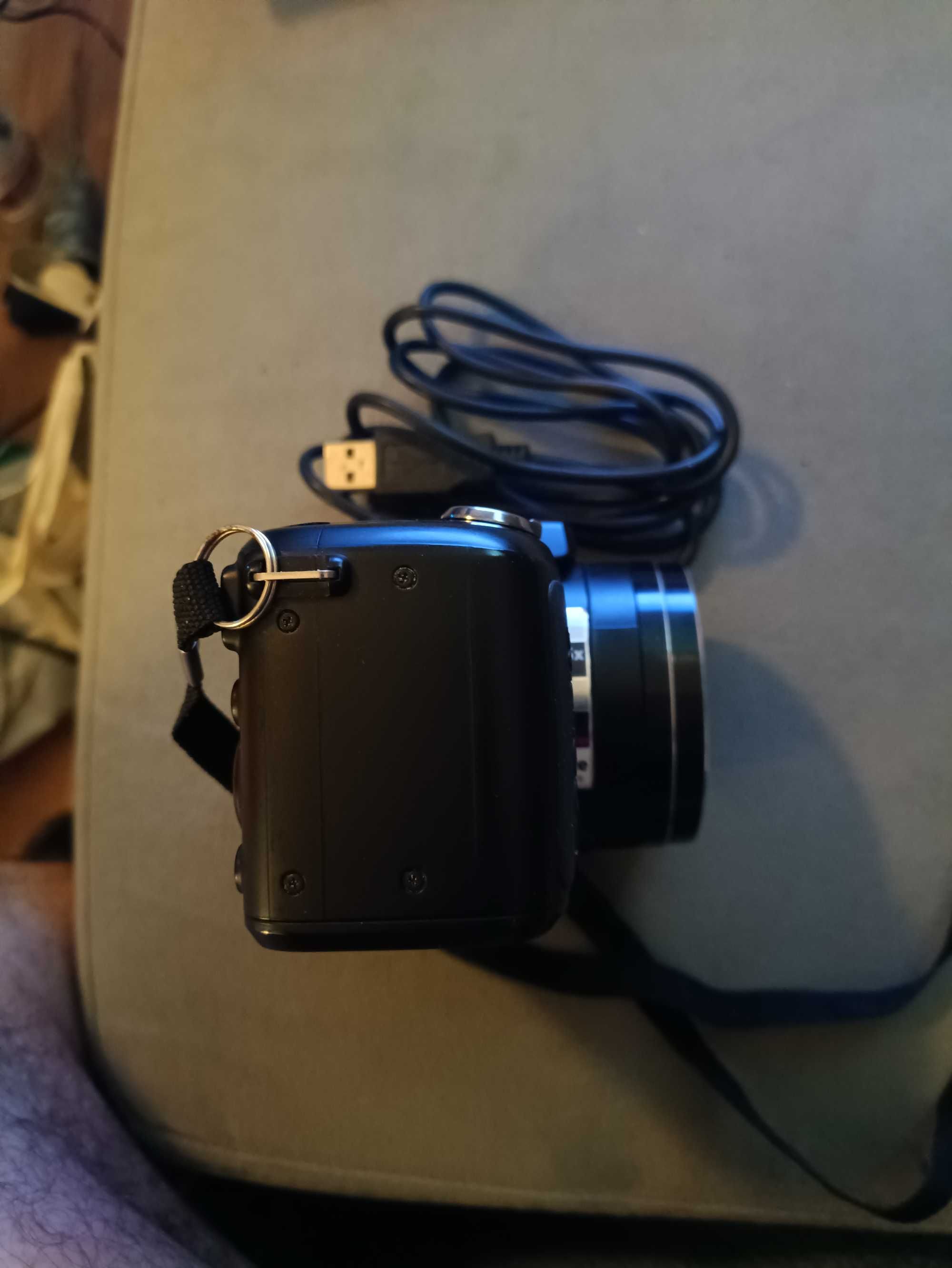 Aparat fotograficzny NIKON COOLPIX L100 cyfrowy analogowy wyświetlacz
