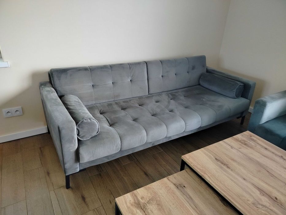 Sofa aksamitna 4-osobowa BALI jasnoszary z czarną podstawą