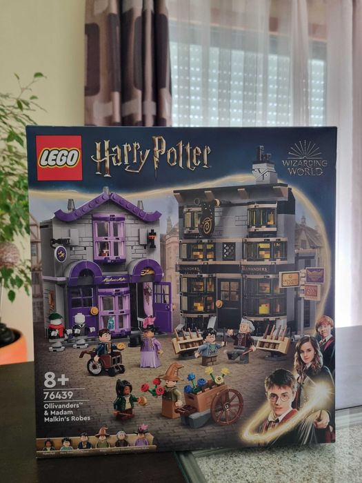 Lego 76439 - Harry Potter - Ollivanders e Capas de Madam Malkin