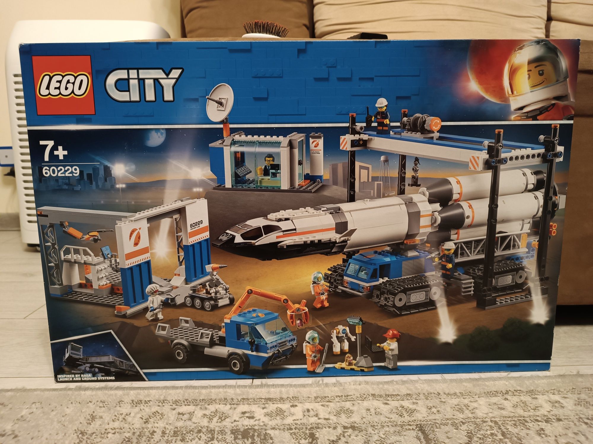 LEGO 60229 Transport i montaż rakiety