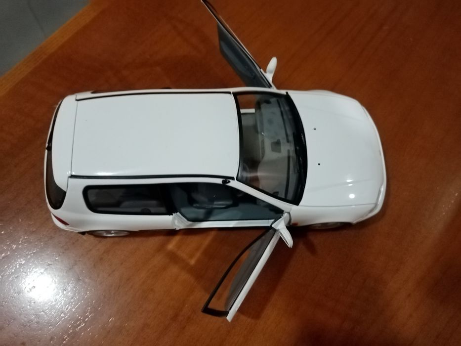 Miniaturas de carros 1.18