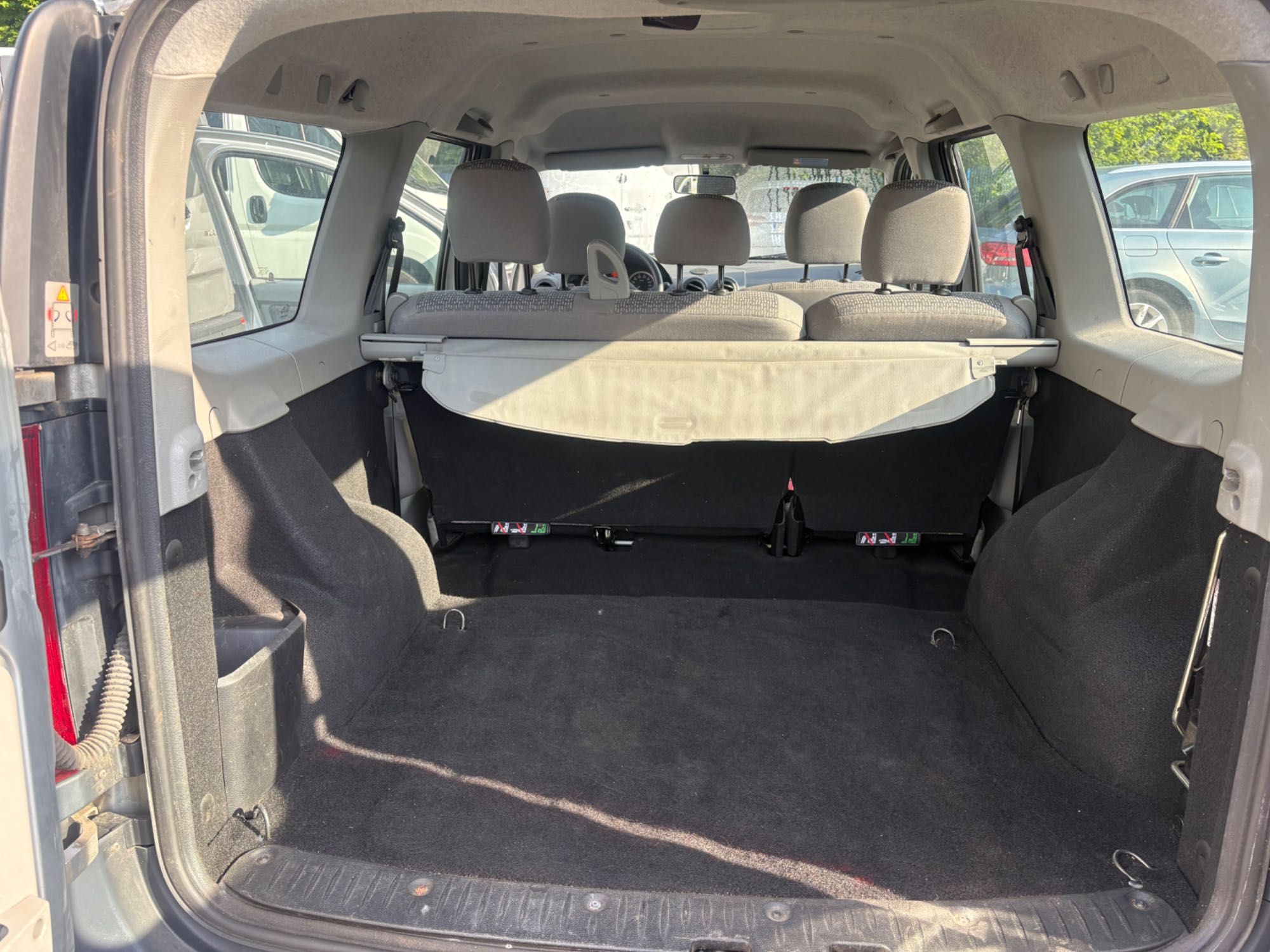 Dacia logan mcv 1.6 84 km