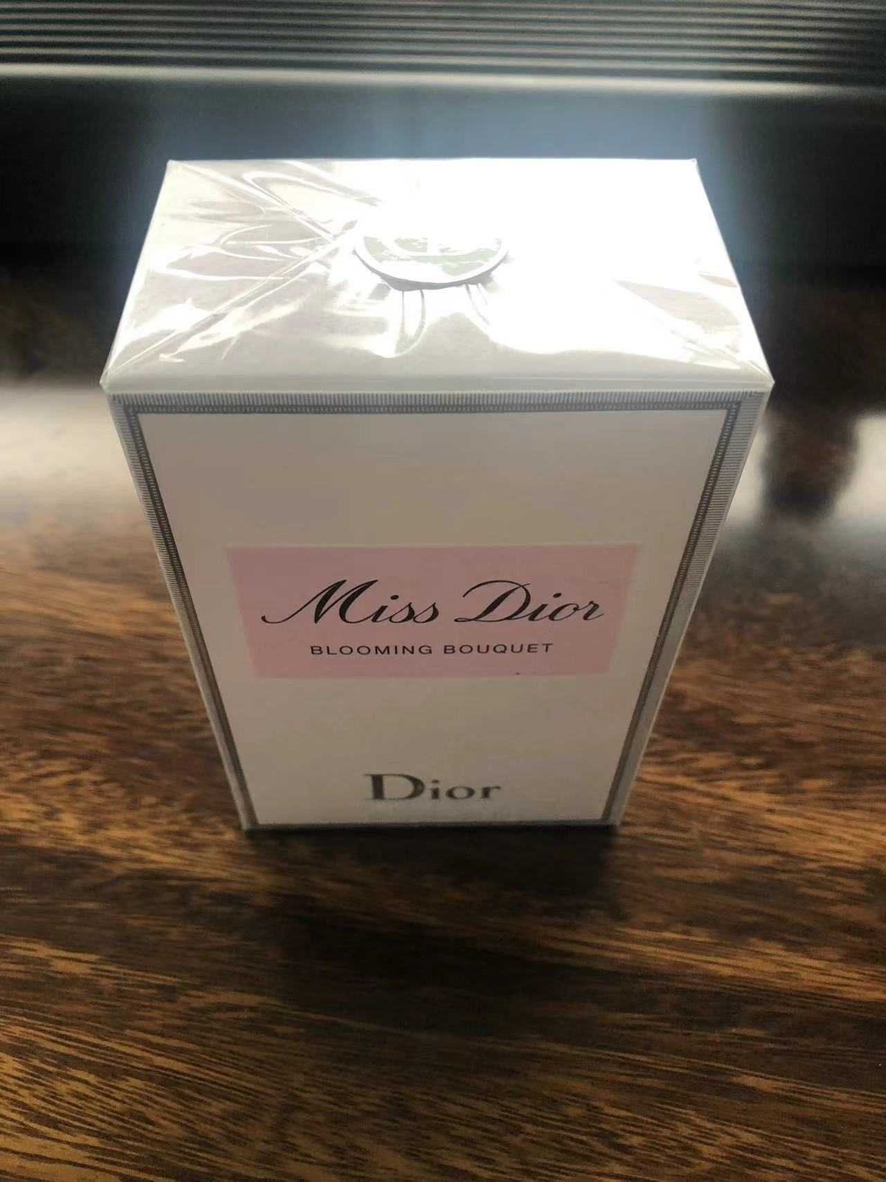 Perfumy Miss Dior Cherie woda perfumowana