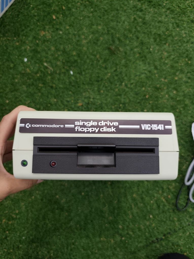 Stacja Dyskietek Commodore VC1541 w boxie