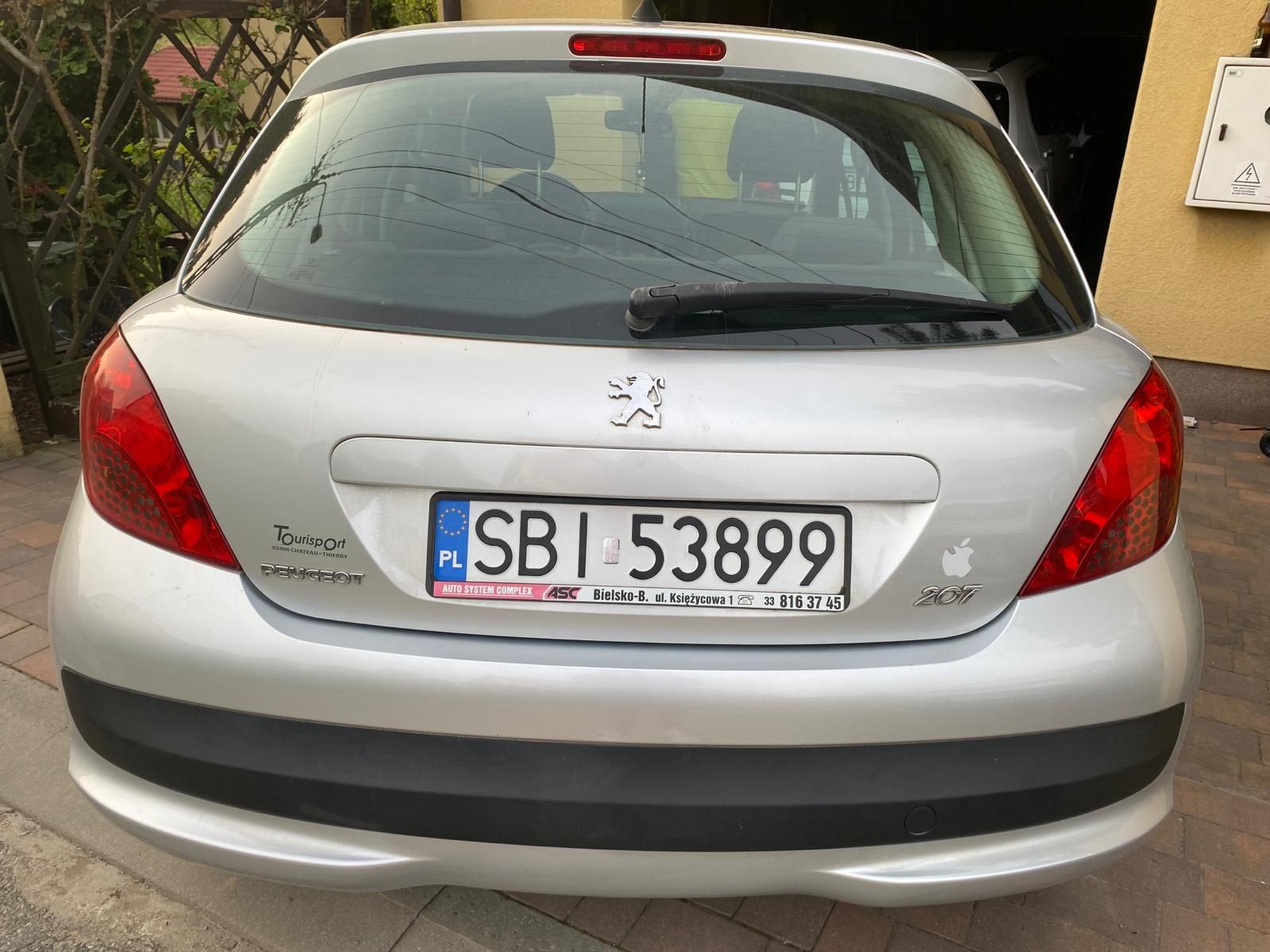 Peugeot 207 srebrny