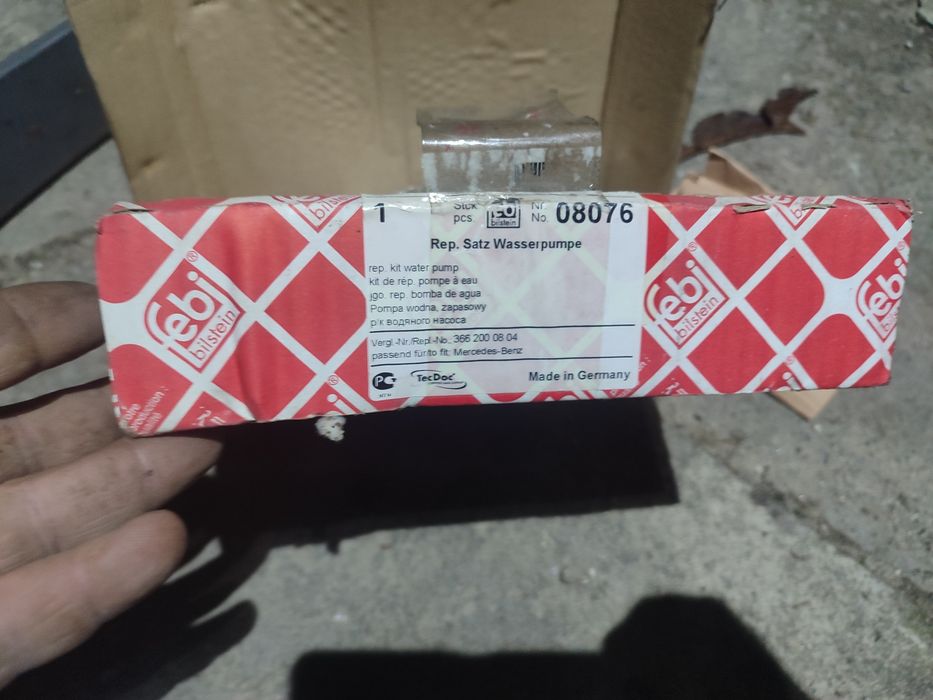 Запчасті на мерседес 814