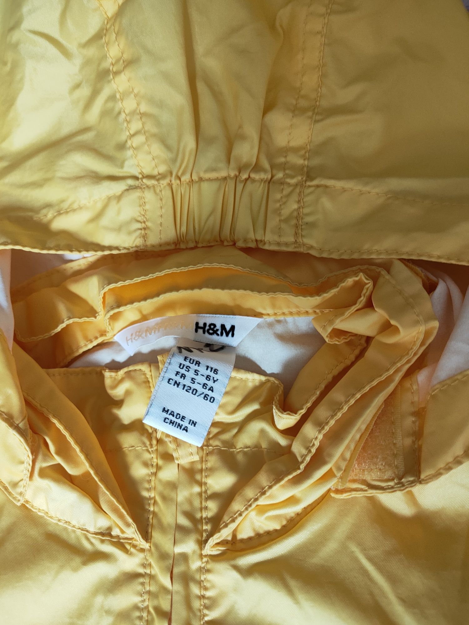 Kurtka przeciwdeszczowa H&M rozmiar 116 dla chłopca lub dziewczynki