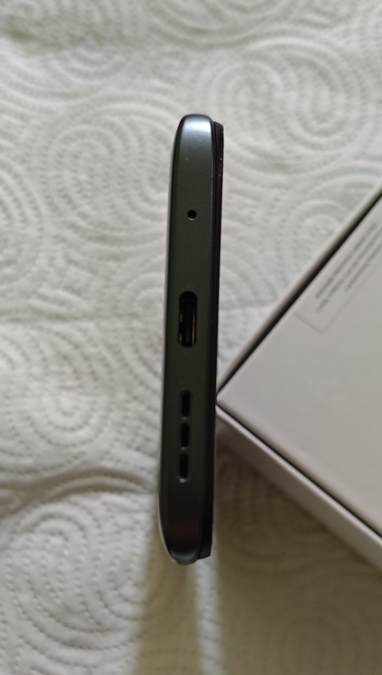 Стан 8.5/10 Xiaomi Redmi 10 NFC 4/128