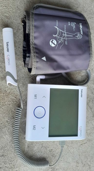 Eletrocardiógrafo + Monitor de Pressão Arterial - BEURER modelo BM 96