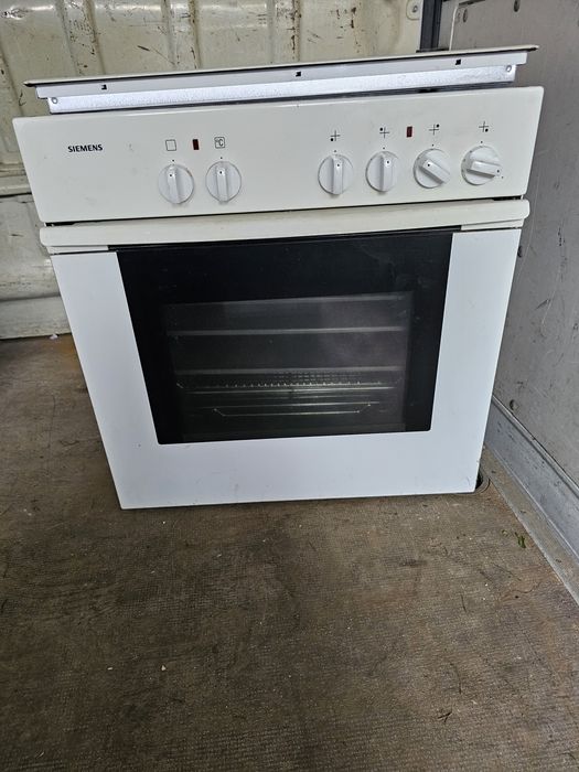 Piekarnik do zabudowy z płytą ceramiczną