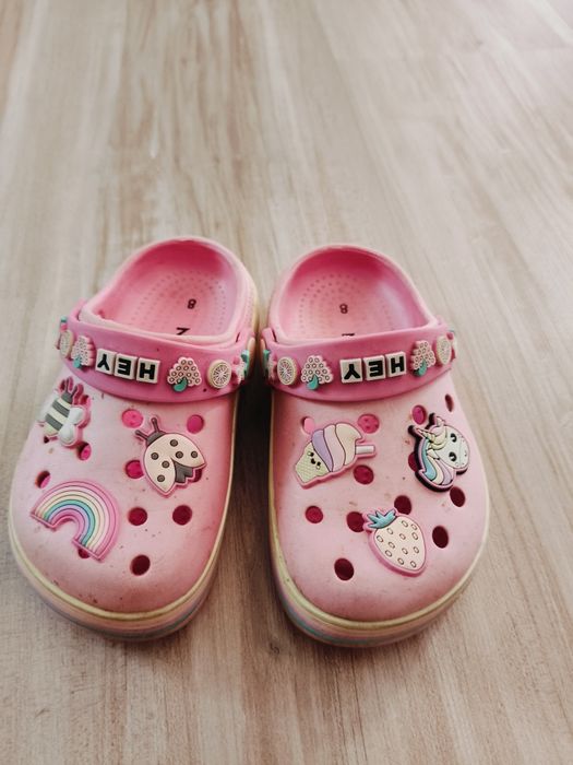 Crocs, gumowe klapki